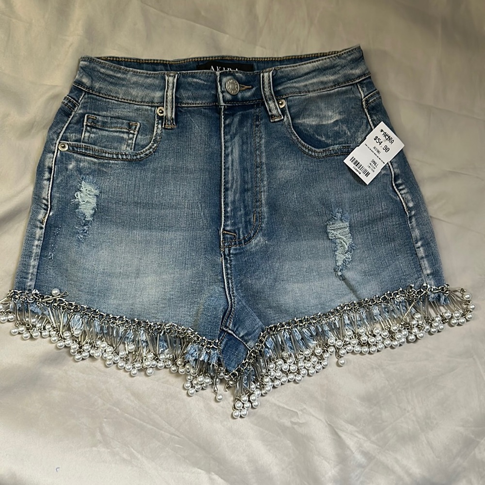 Akira shorts